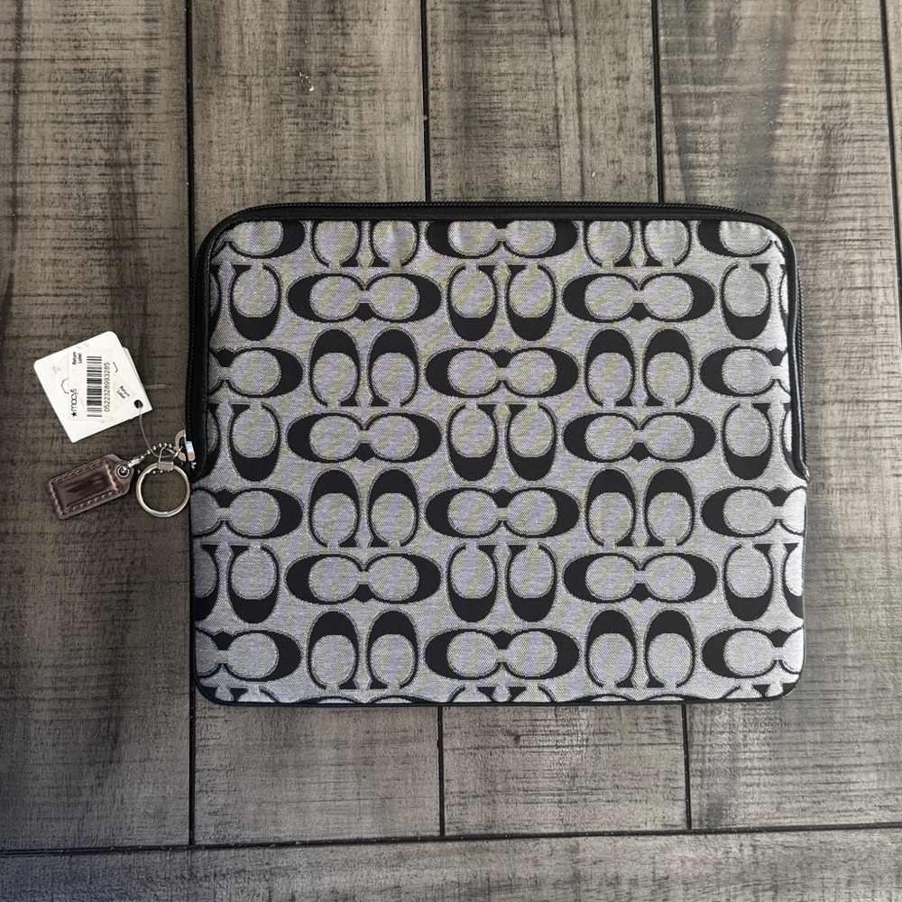 Coach iPad case - Picture 2 of 4